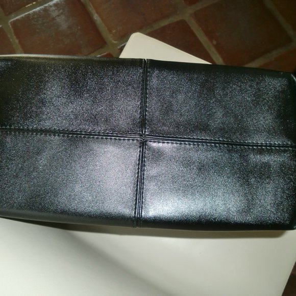 Doria Dore Tote - Picture 6 of 6